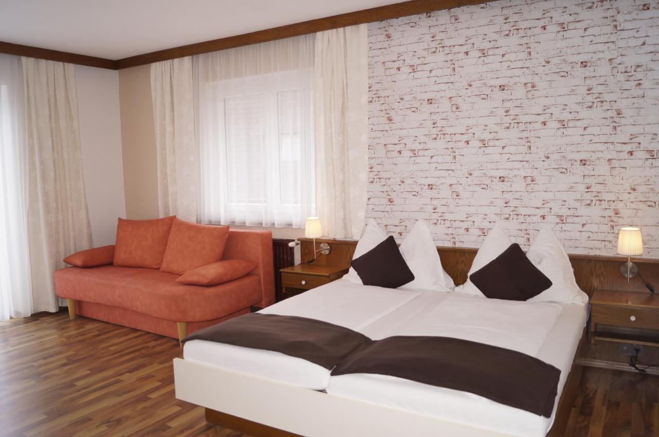 Pension Dobernig - Contactless Check In/Stay Klagenfurt am Woerthersee Bagian luar foto