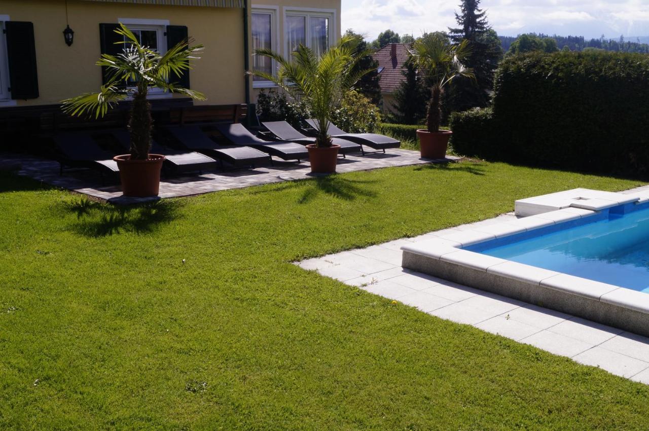 Pension Dobernig - Contactless Check In/Stay Klagenfurt am Woerthersee Bagian luar foto