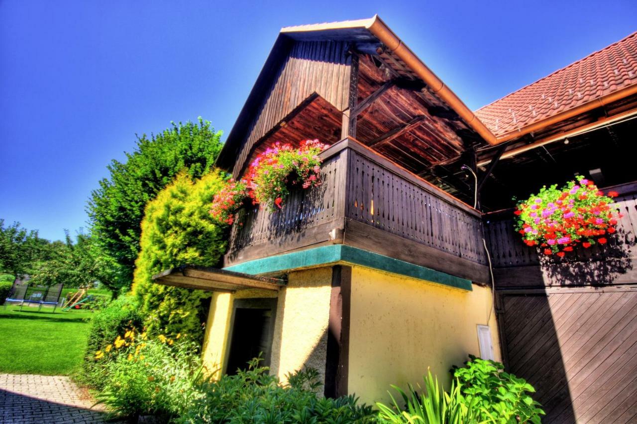Pension Dobernig - Contactless Check In/Stay Klagenfurt am Woerthersee Bagian luar foto