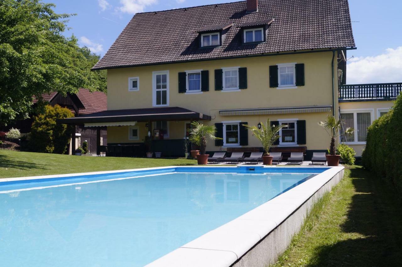 Pension Dobernig - Contactless Check In/Stay Klagenfurt am Woerthersee Bagian luar foto
