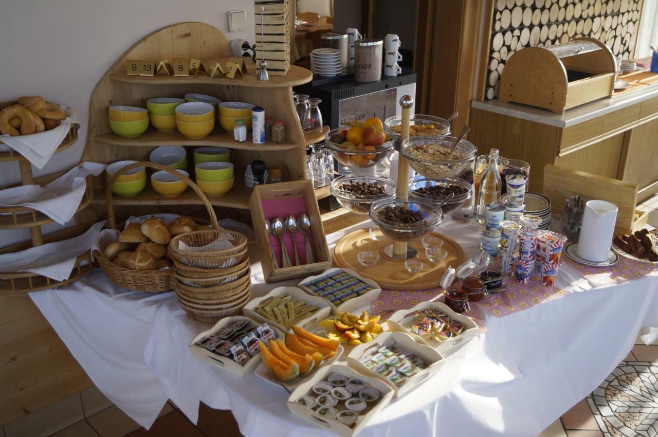 Pension Dobernig - Contactless Check In/Stay Klagenfurt am Woerthersee Bagian luar foto