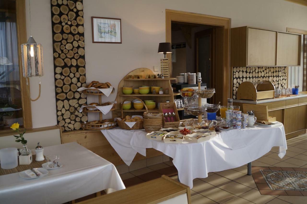 Pension Dobernig - Contactless Check In/Stay Klagenfurt am Woerthersee Bagian luar foto