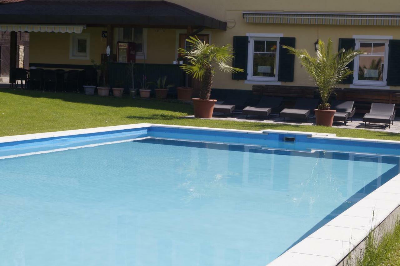 Pension Dobernig - Contactless Check In/Stay Klagenfurt am Woerthersee Bagian luar foto