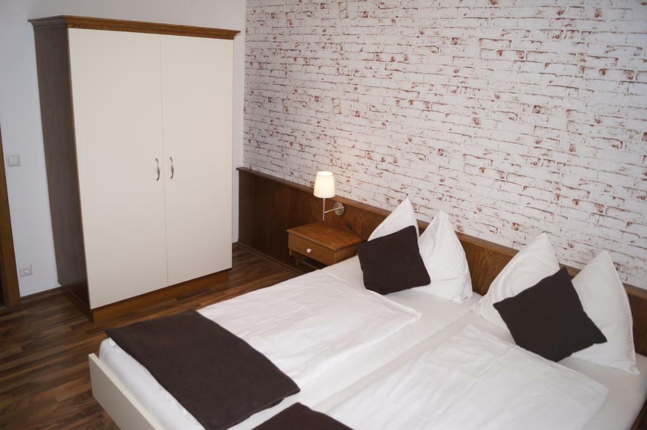 Pension Dobernig - Contactless Check In/Stay Klagenfurt am Woerthersee Bagian luar foto